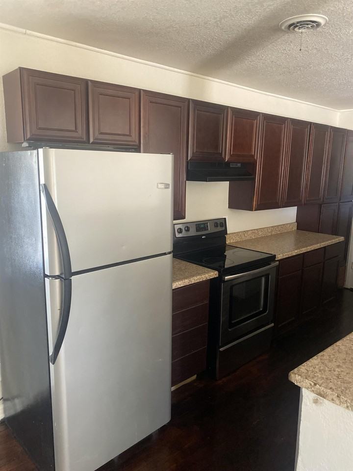 119 Cox Dr #1 - Photo 3 of 8