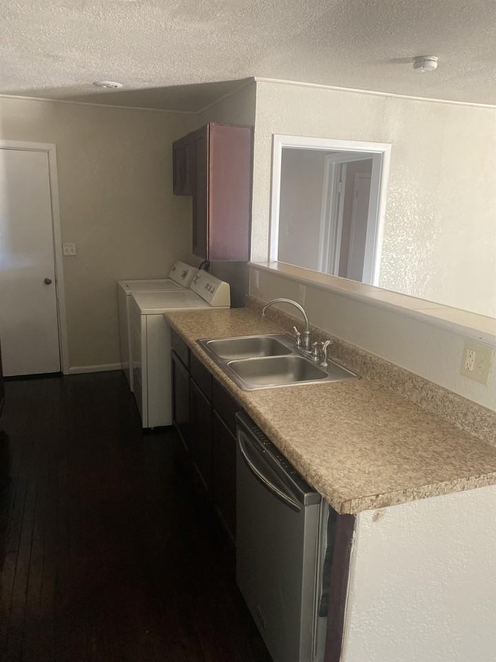 119 Cox Dr #1 - Photo 4 of 8