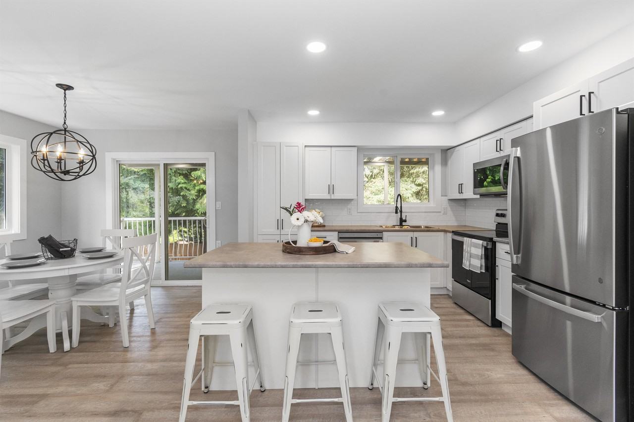 10 Robertson Cres #1 - Photo 3 of 25