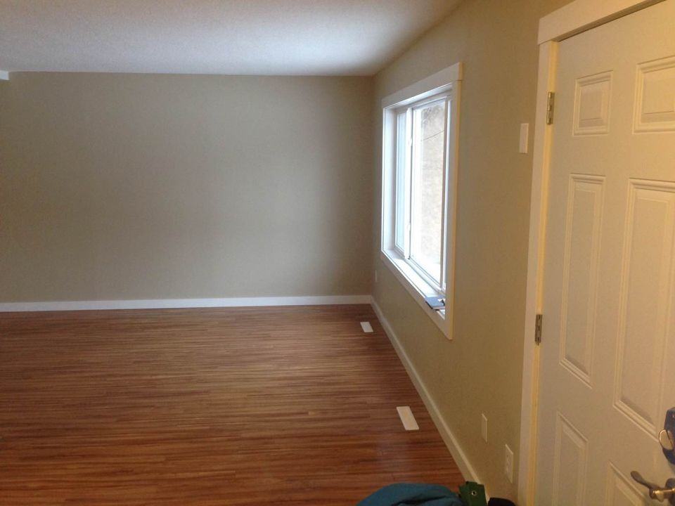 4809 53a St #9 - Photo 3 of 7