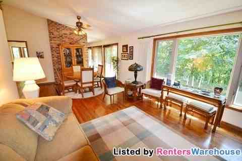 206 Lindawood Ln - Photo 3 of 15