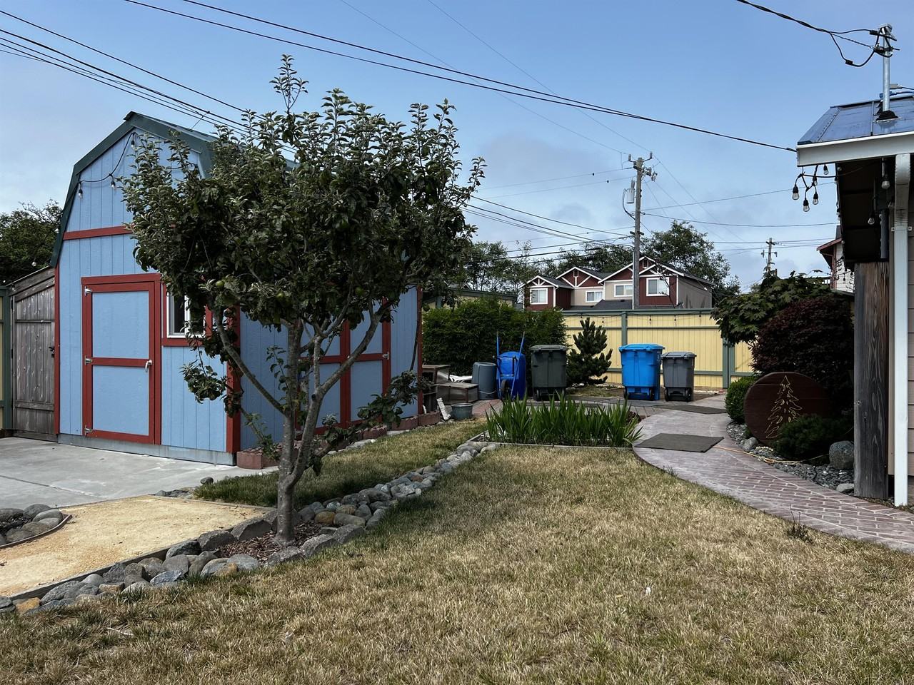 1109 Thomas St #1 - Photo 7 of 13