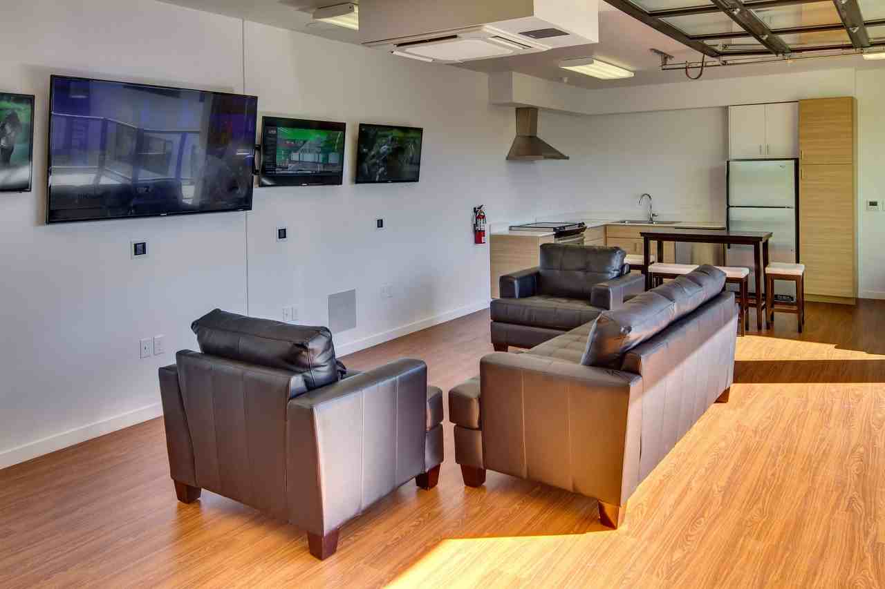 The Andy - Photo 5 of 50