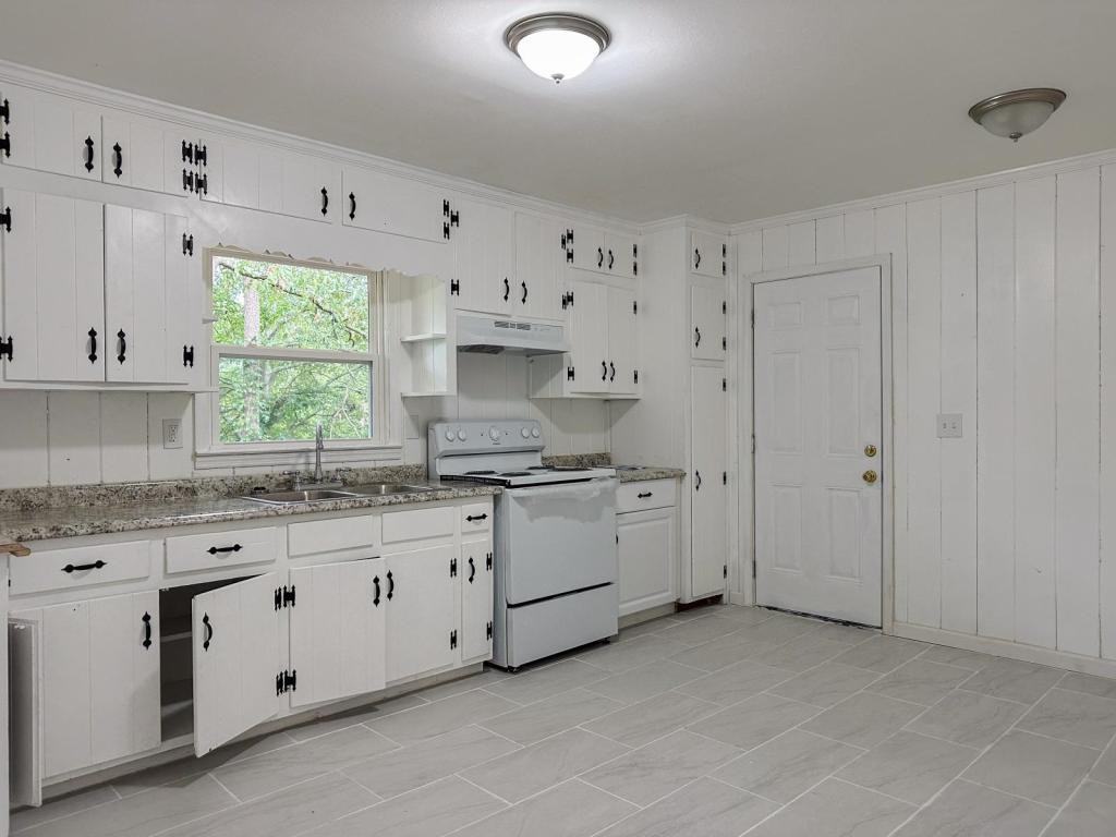 6071 Pinecreek Rd - Photo 7 of 21