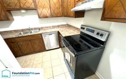 1266 Royal Oaks Cv - Photo 2 of 15