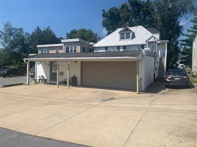 2274 Manor Ridge Dr - Photo 2 of 3