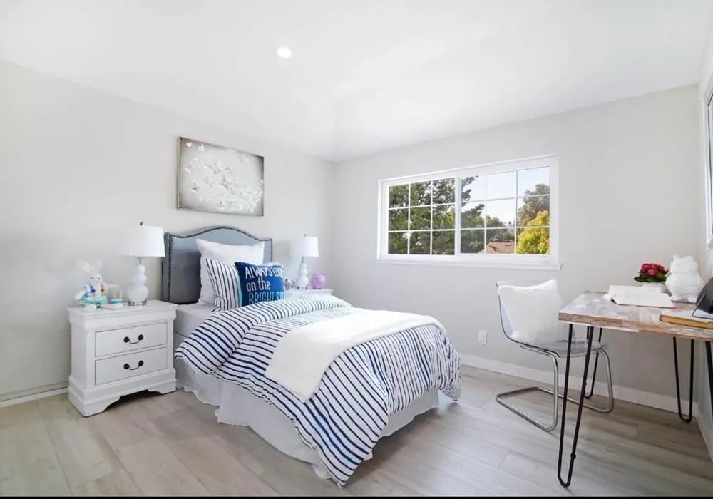 835 Hermiston Dr - Photo 3 of 16