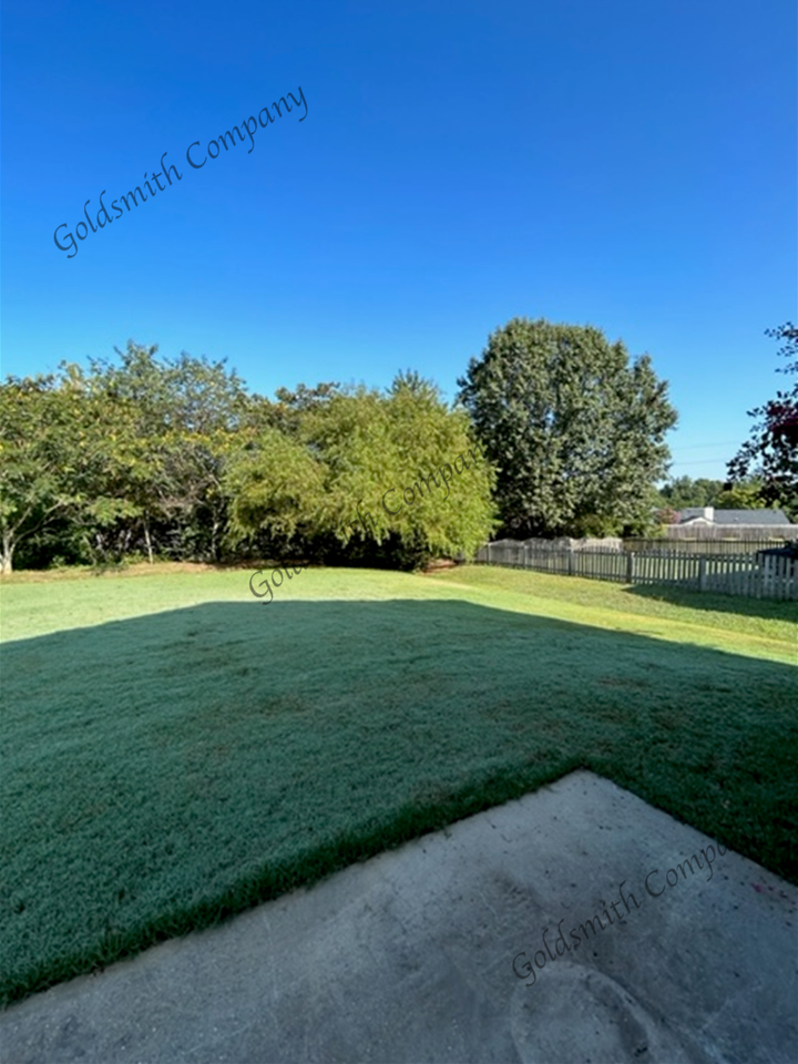 105 Willow Bend Dr - Photo 3 of 10