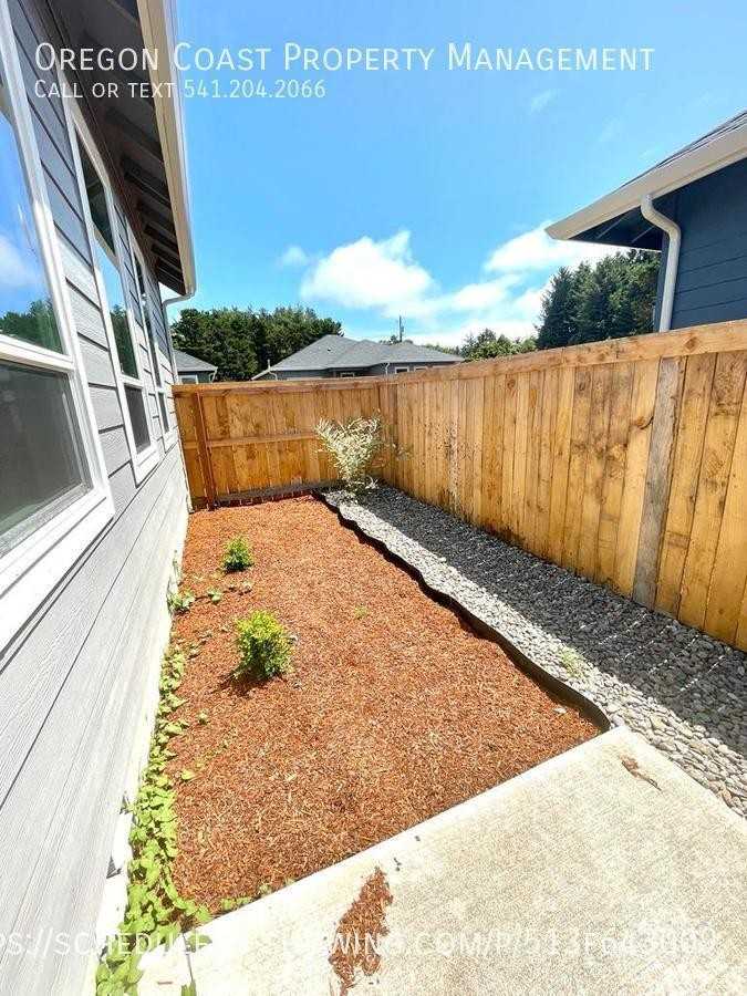 3400 N Highway 101 - Photo 2 of 23