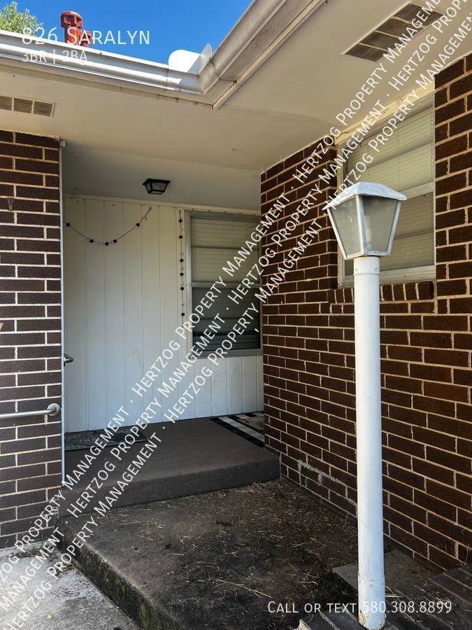 826 Saralyn Drive - Photo 3 of 22