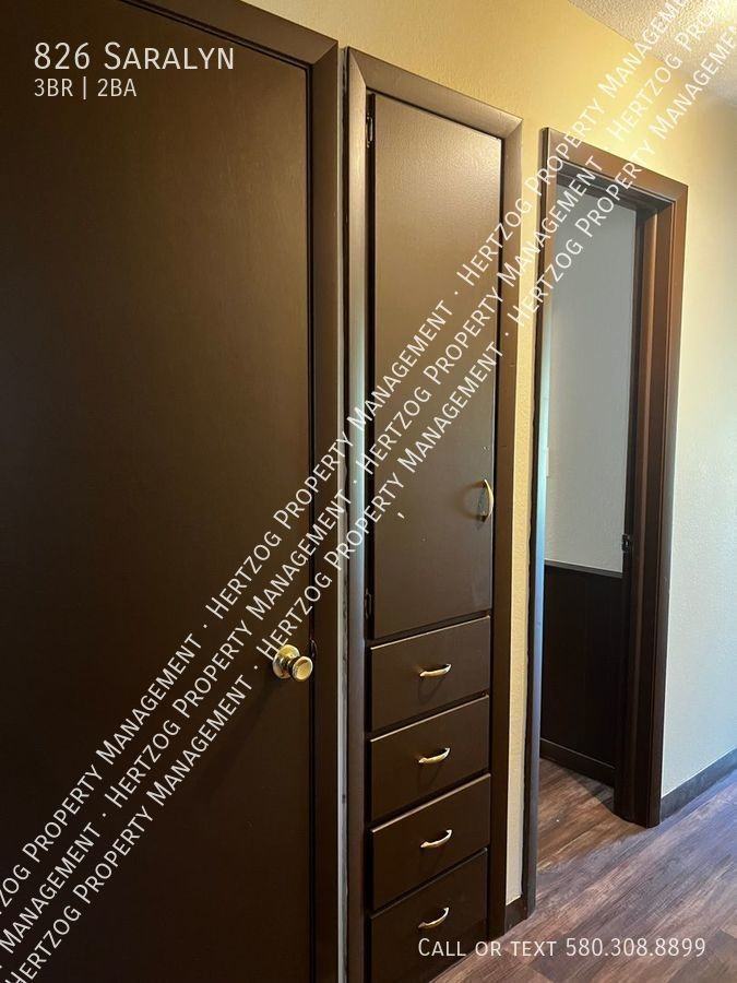 826 Saralyn Drive - Photo 4 of 22