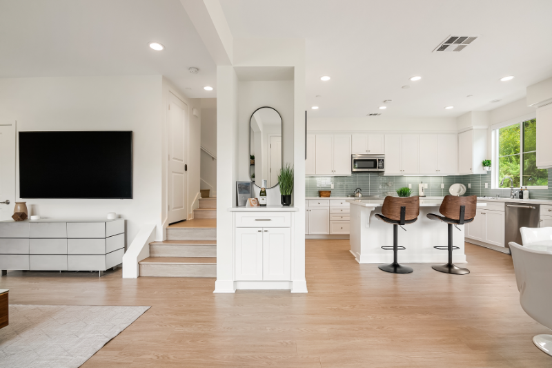 1101 Oceanside Boulevard - Photo 2 of 29