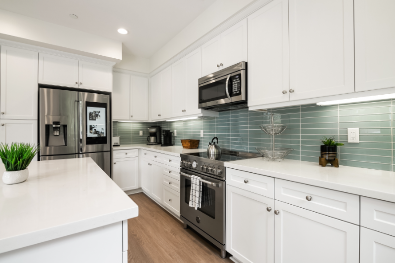 1101 Oceanside Boulevard - Photo 7 of 29