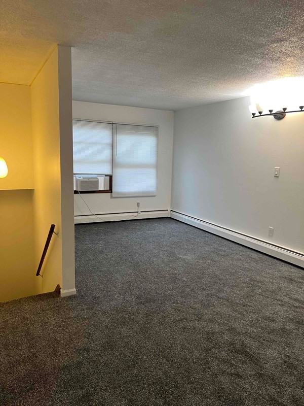 1301 Fallingbrook Dr Se - Photo 2 of 10