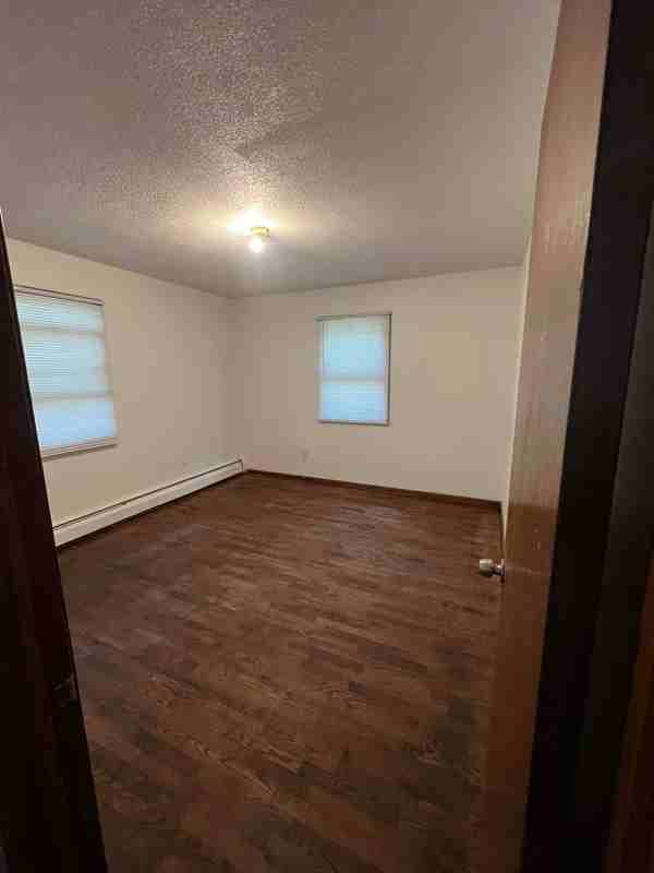 1301 Fallingbrook Dr Se - Photo 3 of 10