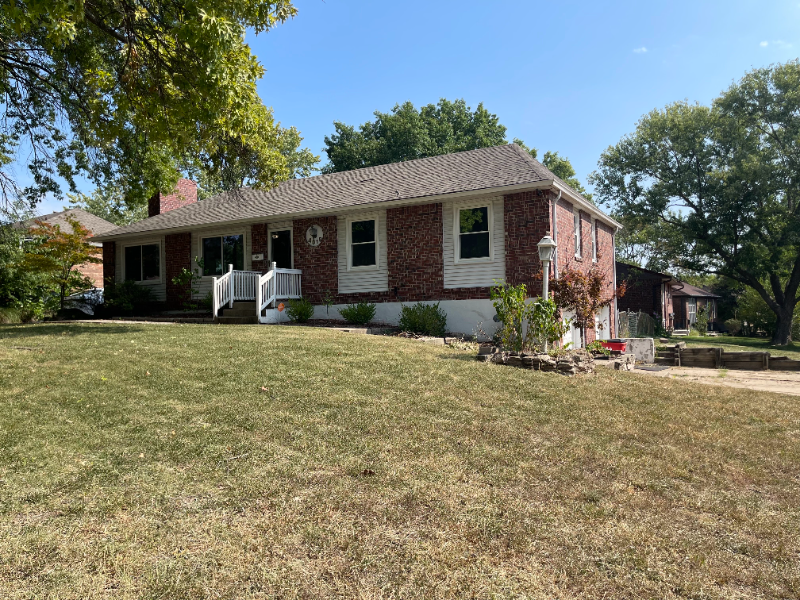 4019 Woodbury St - Photo 2 of 28