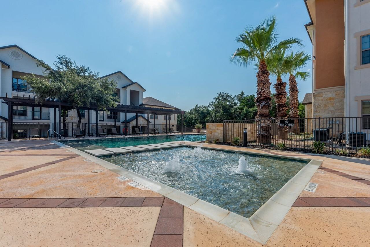 Alannah at Westover Hills - Photo 7 of 27