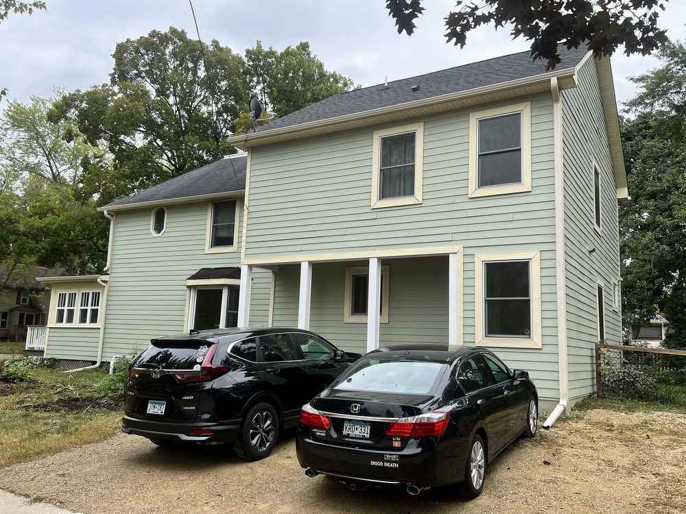 800 College St - Photo 2 of 45