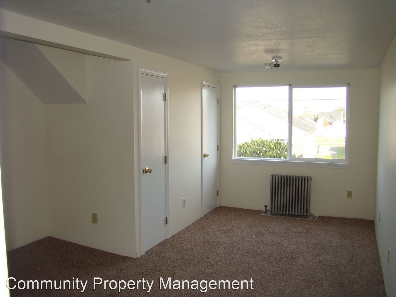 925 4th Avenue - Photo 2 of 8