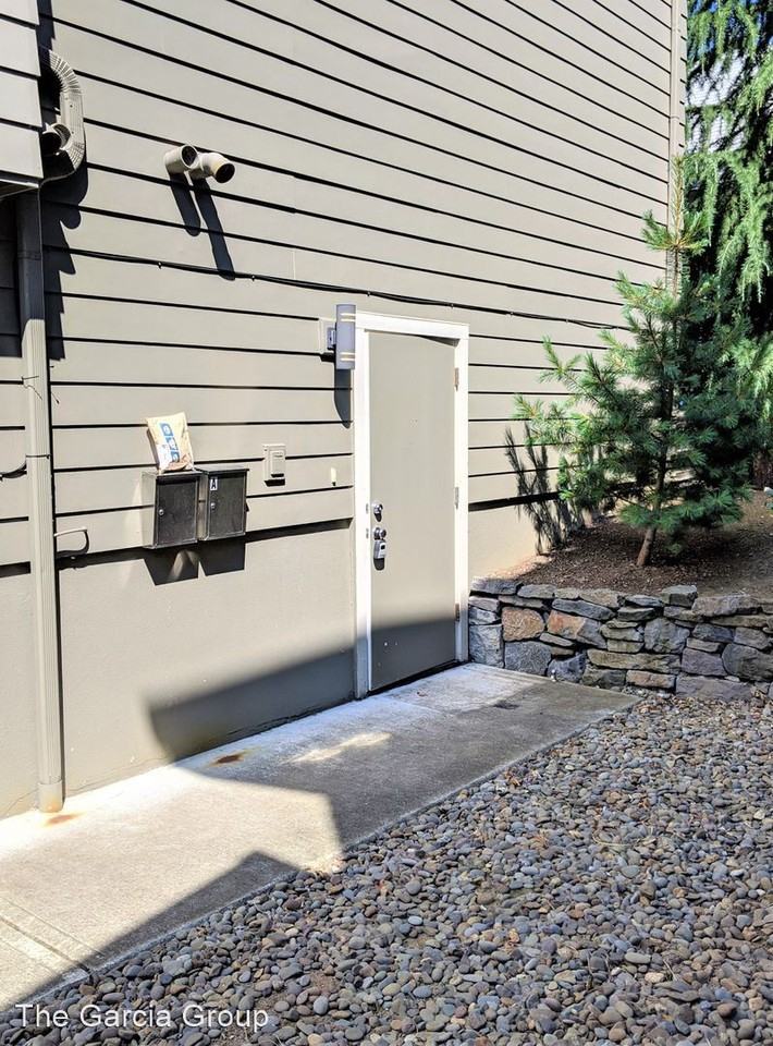 825 & 825A North Jessup Street - Photo 2 of 13