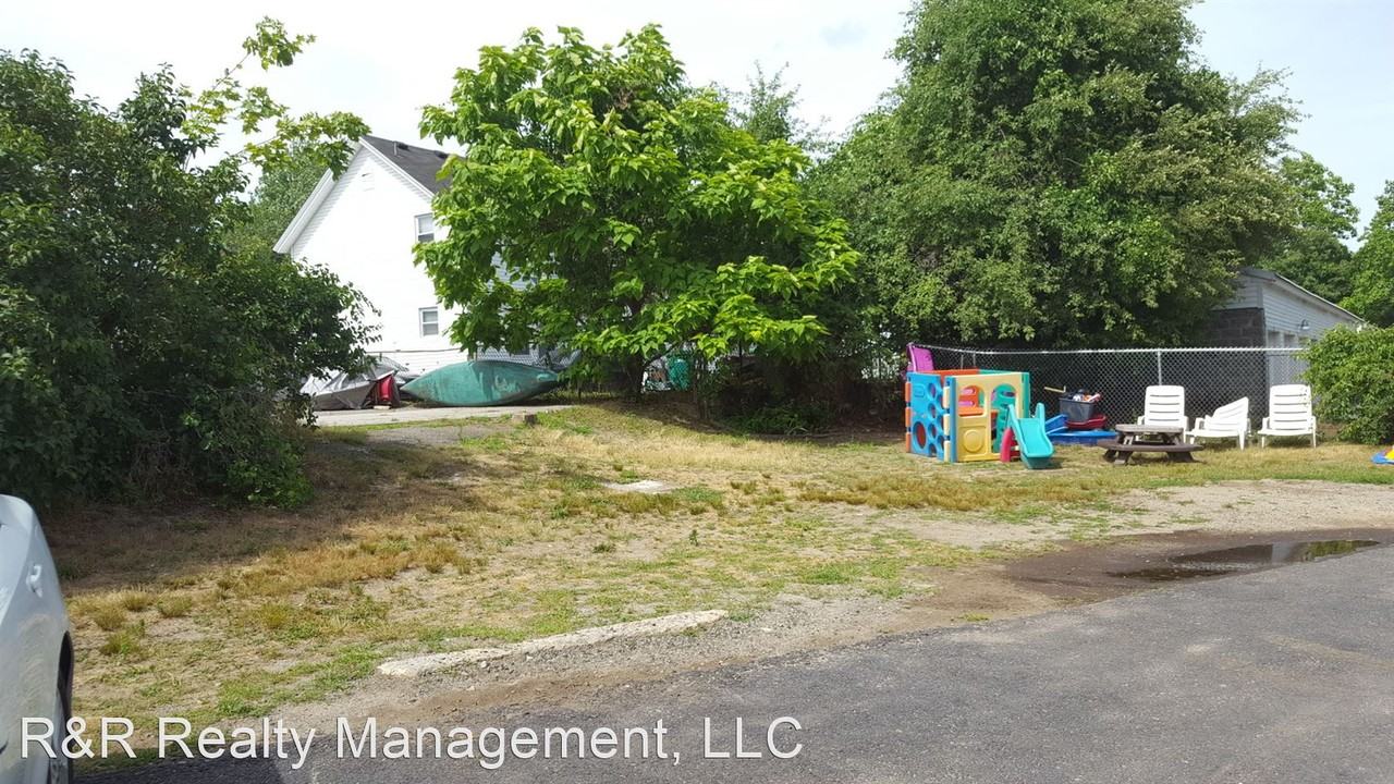 458-464 Main Street - Photo 3 of 21