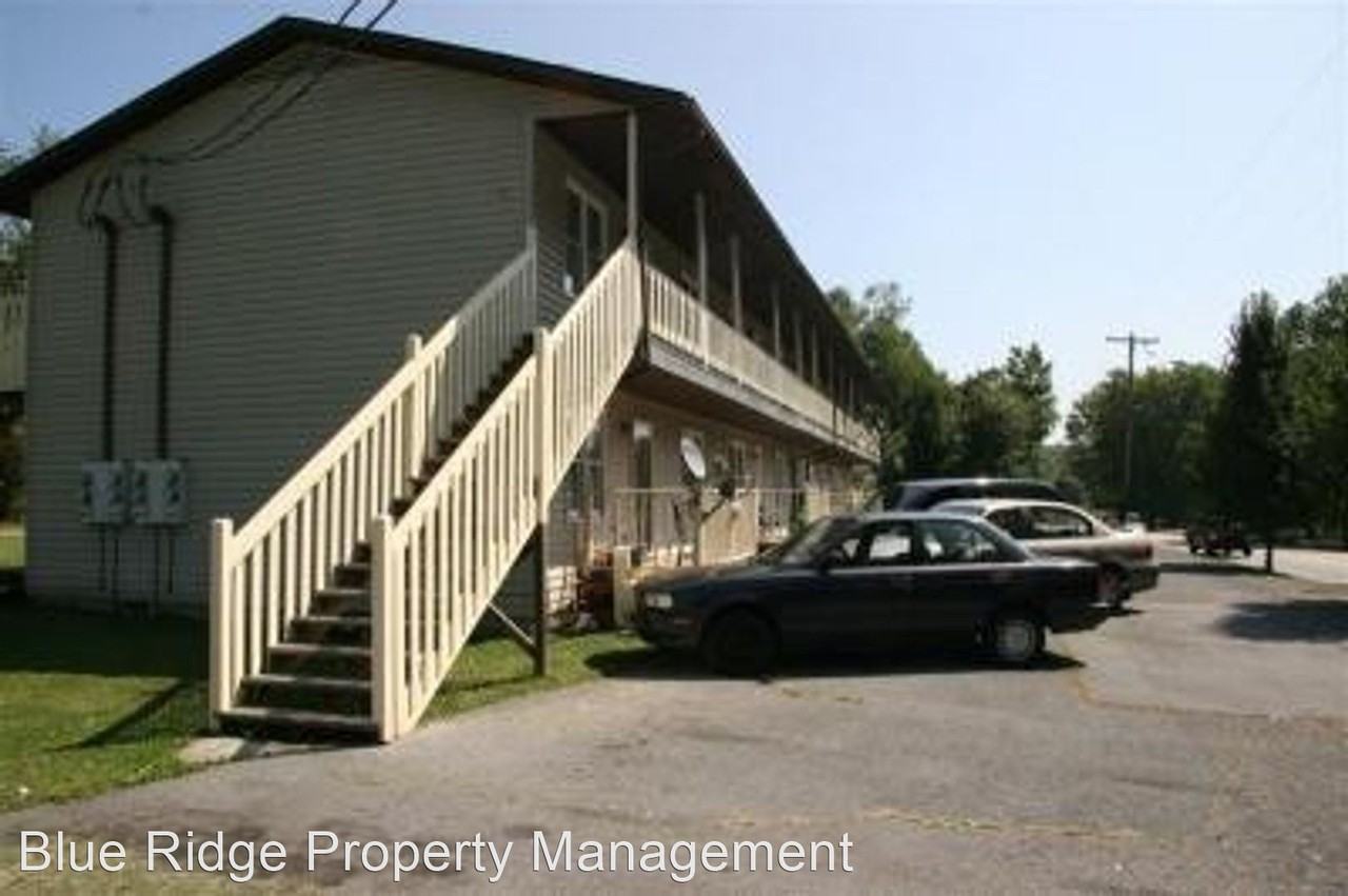 1410 East Lakeview - Photo 2 of 8