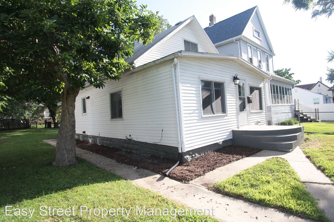 928 13th Ave - Photo 2 of 17