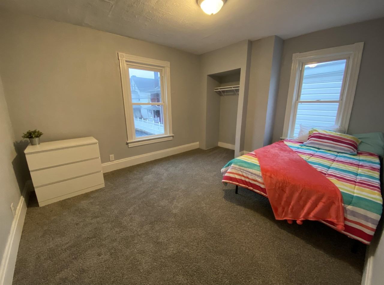 712 School St #1 - Photo 7 of 10