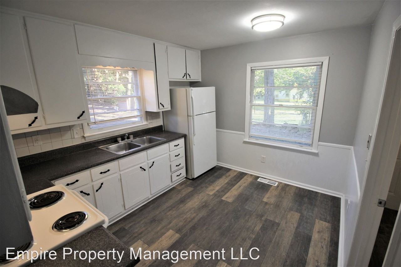 2733 Clayton Dr NW - Photo 3 of 9