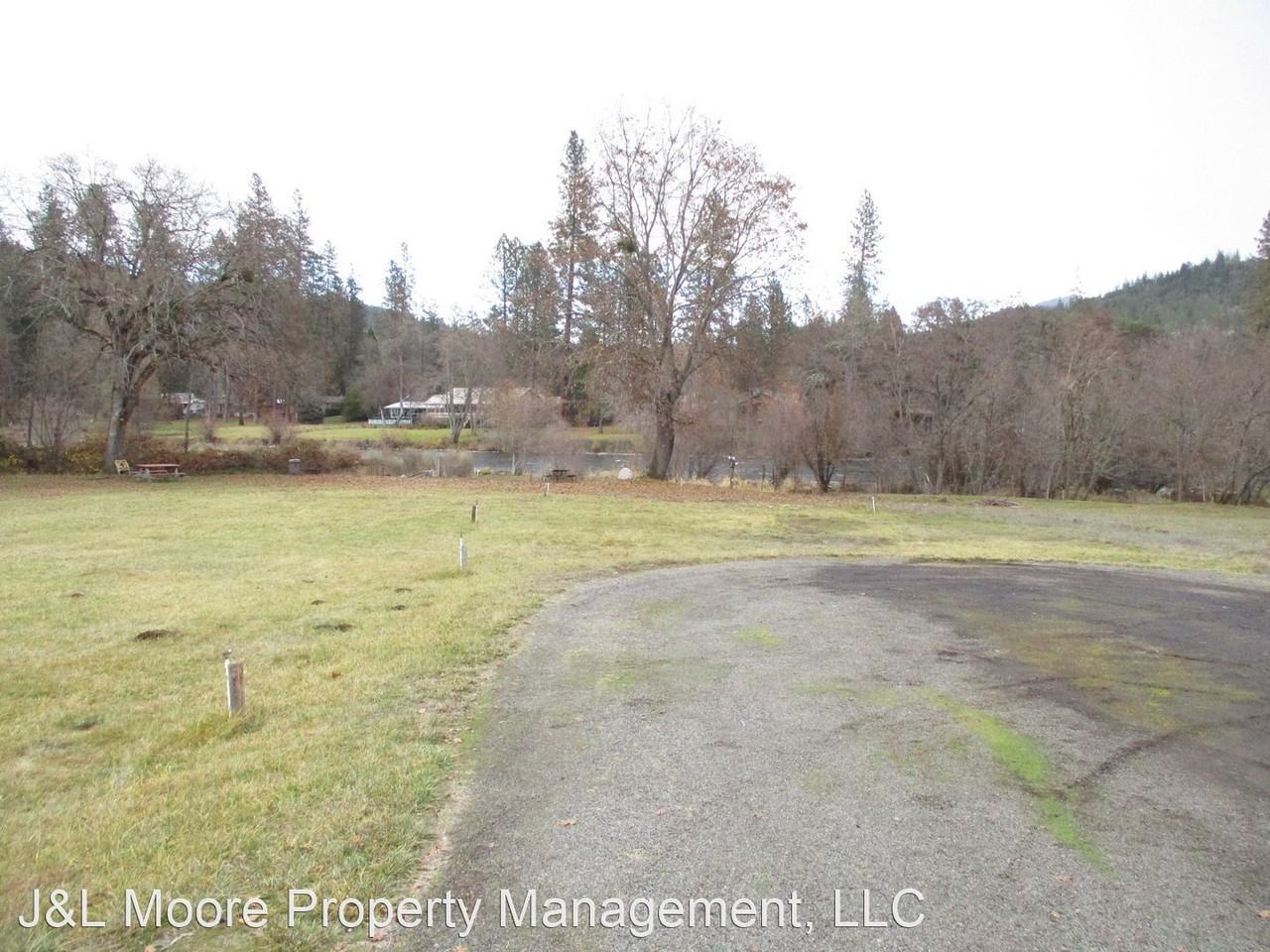 7124 Rogue River Dr - Photo 3 of 22