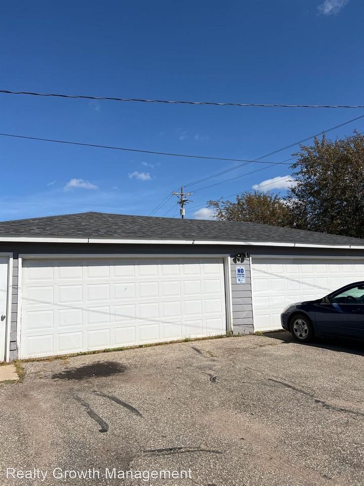 1406-1506 10th Ave SE - Photo 2 of 2