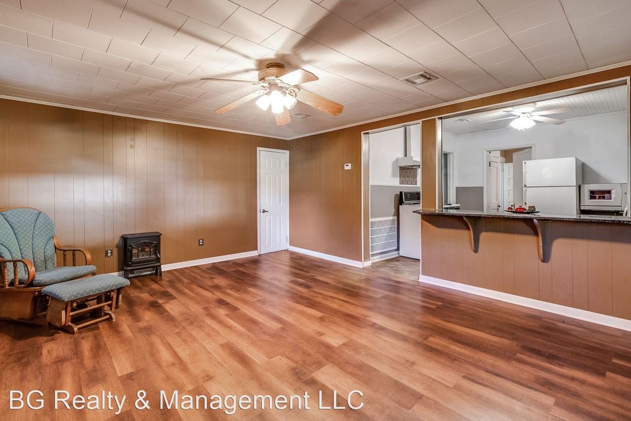 233 Mills St - Photo 3 of 15