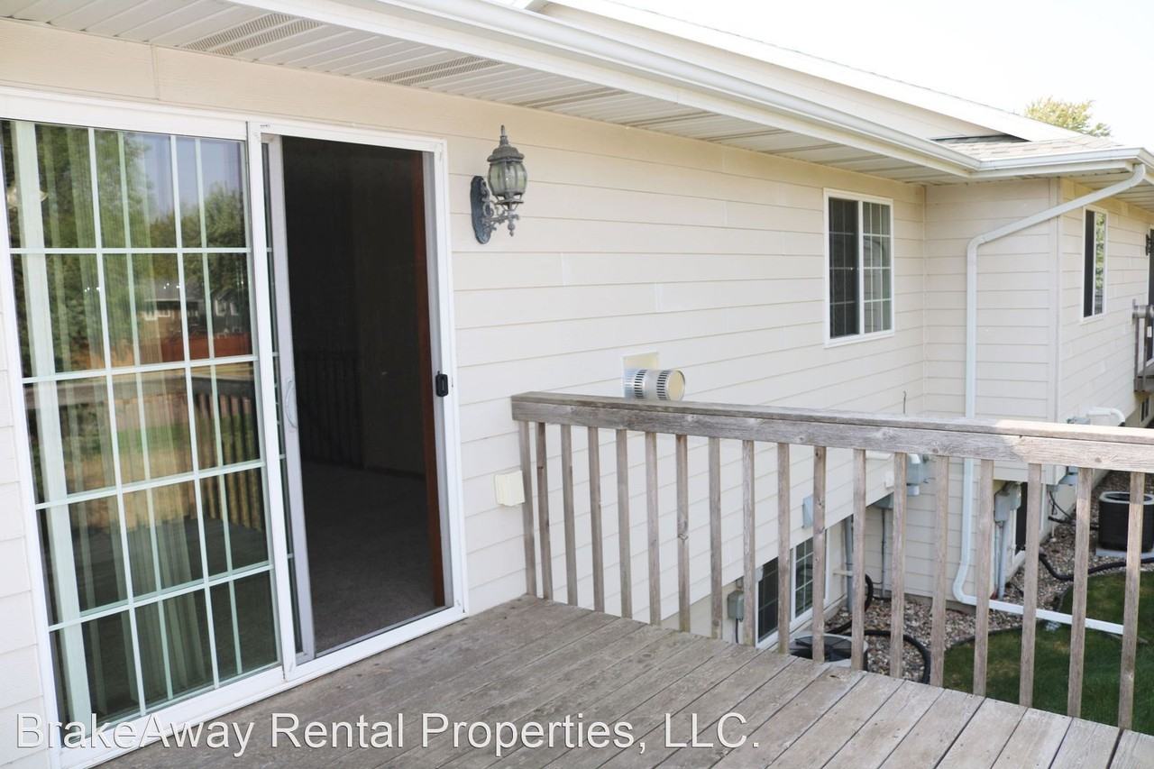 Pine View Properties - Photo 2 of 17