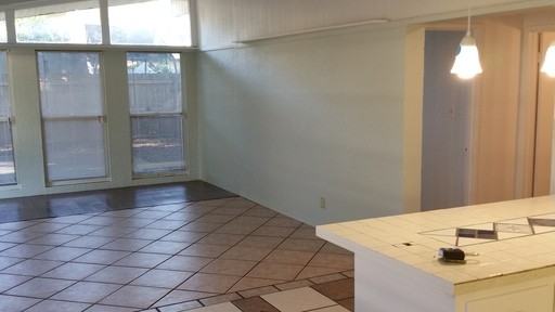 2235 Bay St - Photo 3 of 6