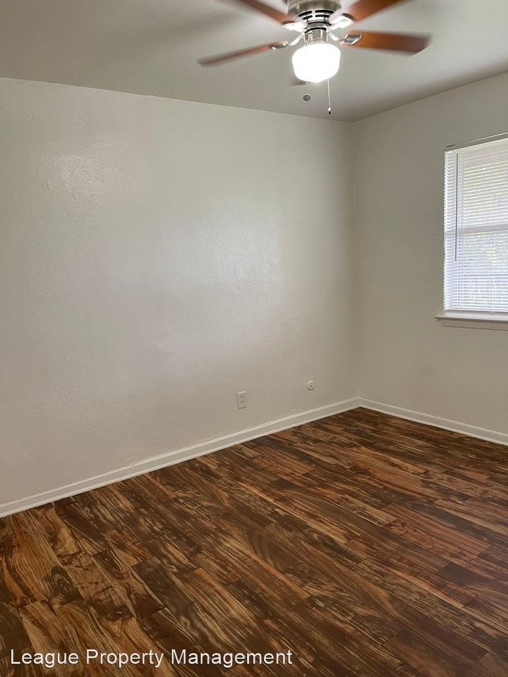 3200 Lake Como Drive - Photo 3 of 15