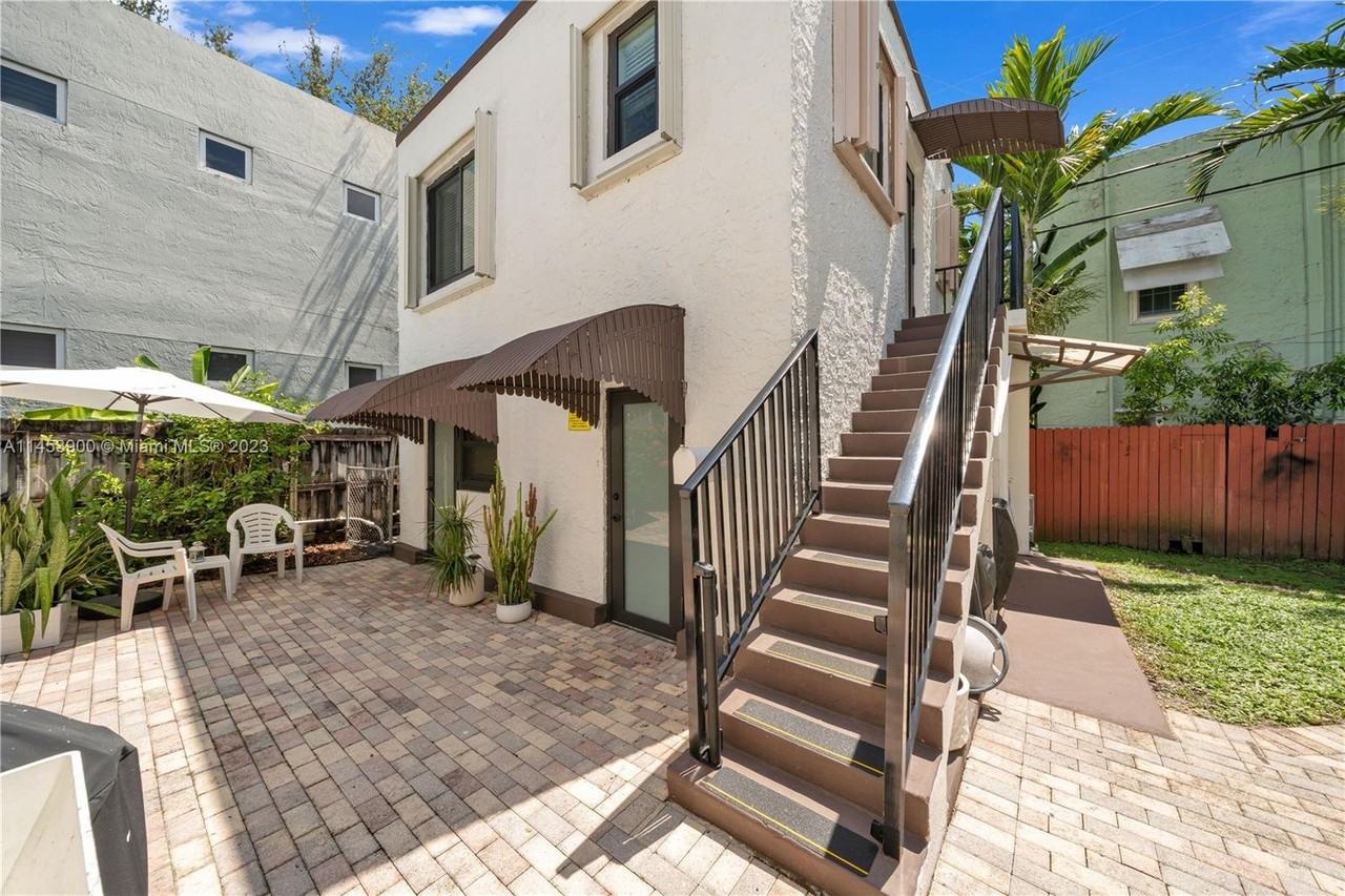 2152 Sw 16th Ter REAR, Miami, FL 33145 2 Bedroom Apartment for Rent