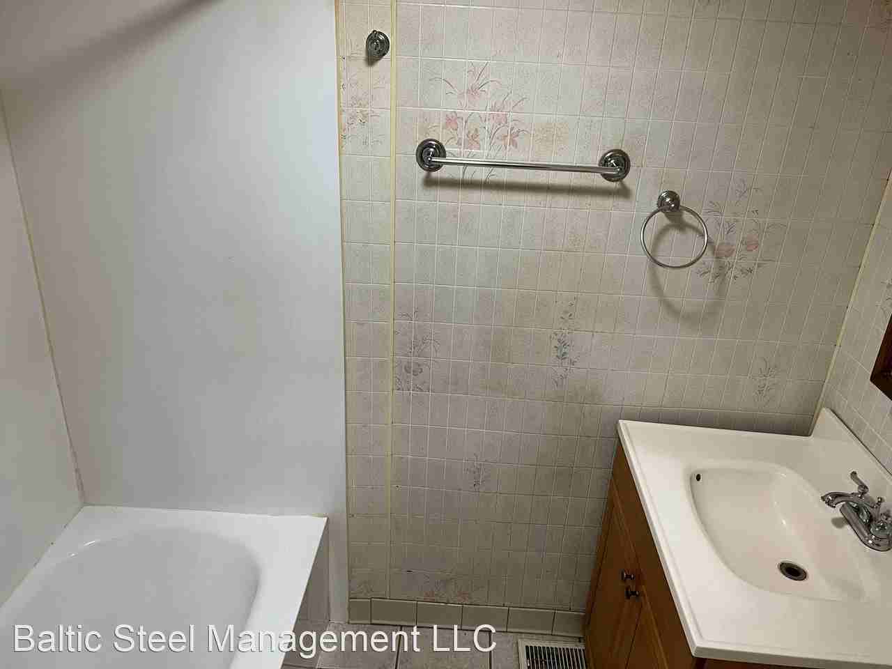334 Broadway - Photo 2 of 13