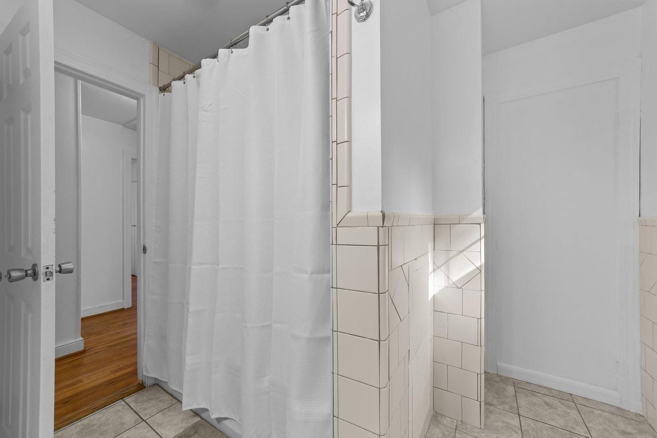 Cleveland Street - Photo 2 of 9