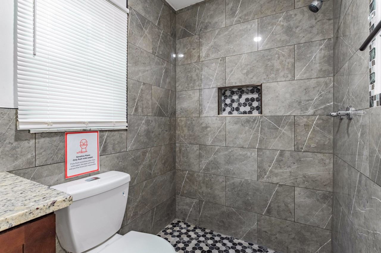 N Mulberry St - Photo 4 of 5