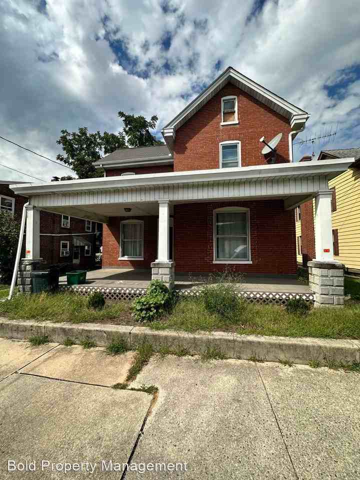 226 N State St. - Photo 2 of 8