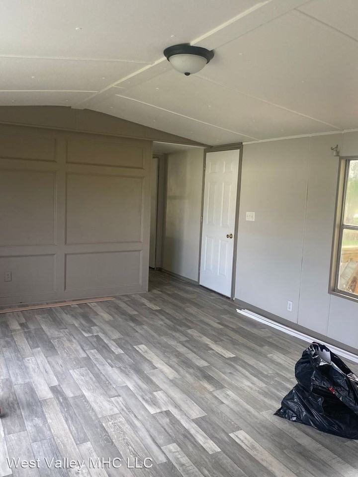 2071 West Valley Rd - Photo 3 of 14