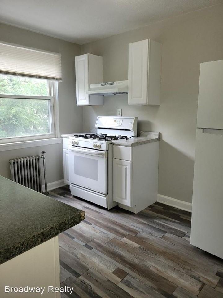 4237 Rocky River Dr Apartments in Kamm's Corners, Cleveland, OH 44135