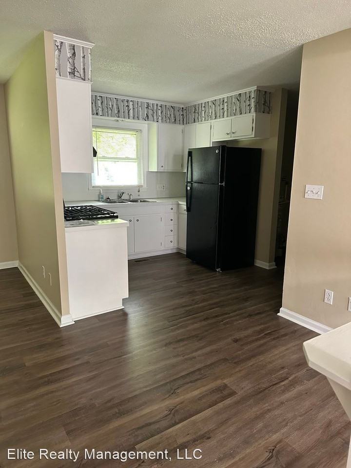 3437 Queens Way - Photo 3 of 18