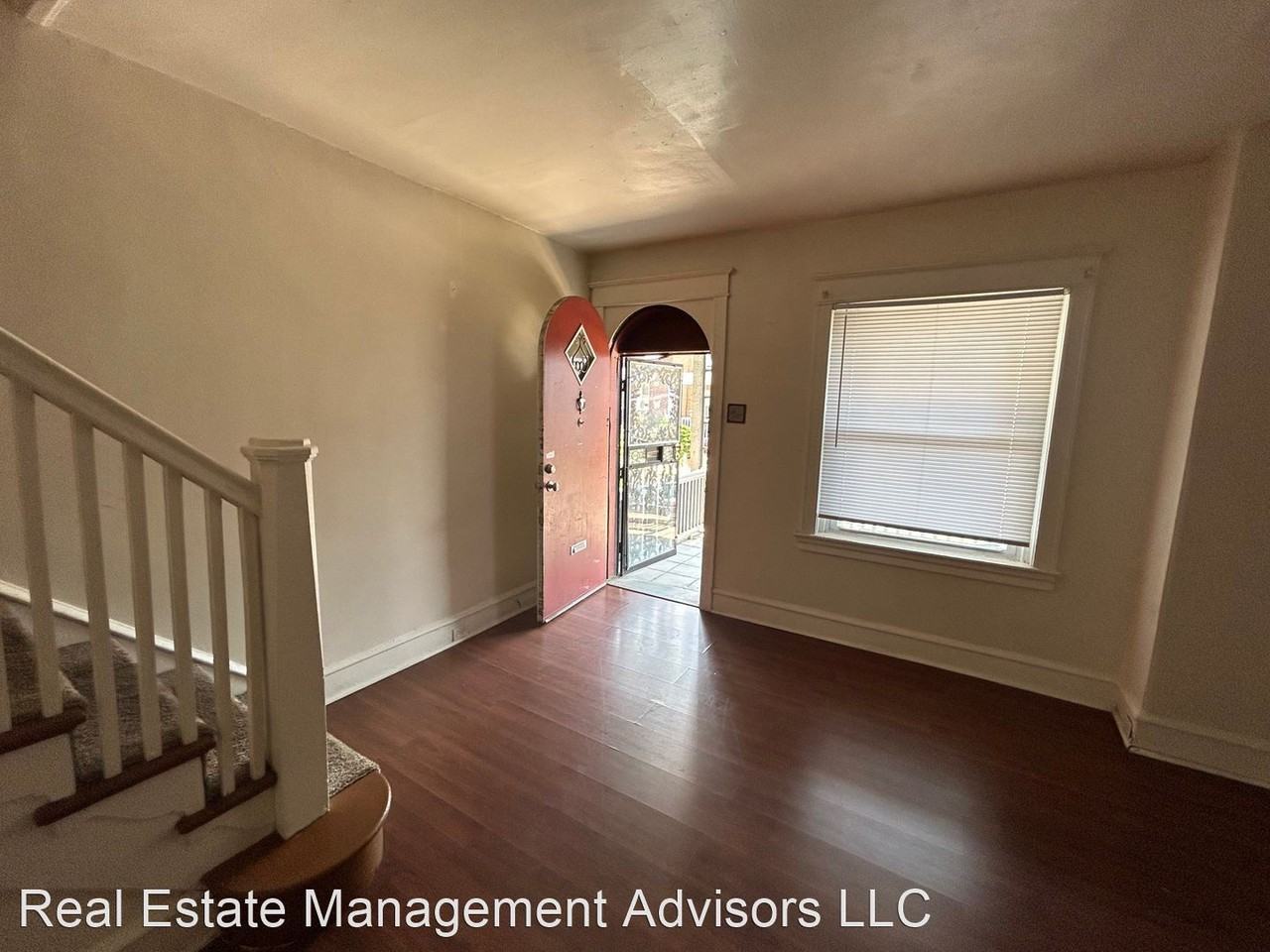 5339 Turner St - Photo 2 of 9