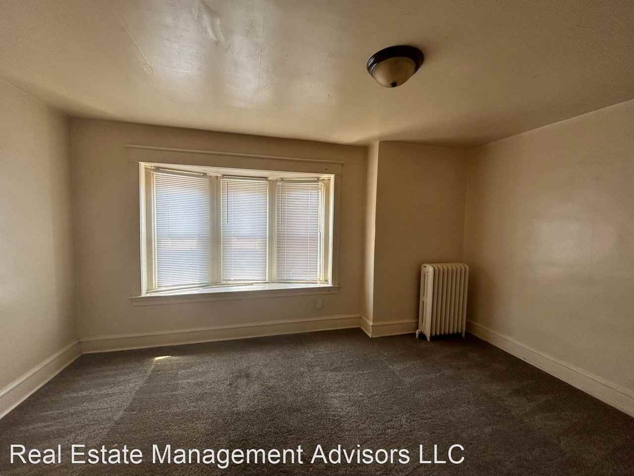 5339 Turner St - Photo 3 of 9