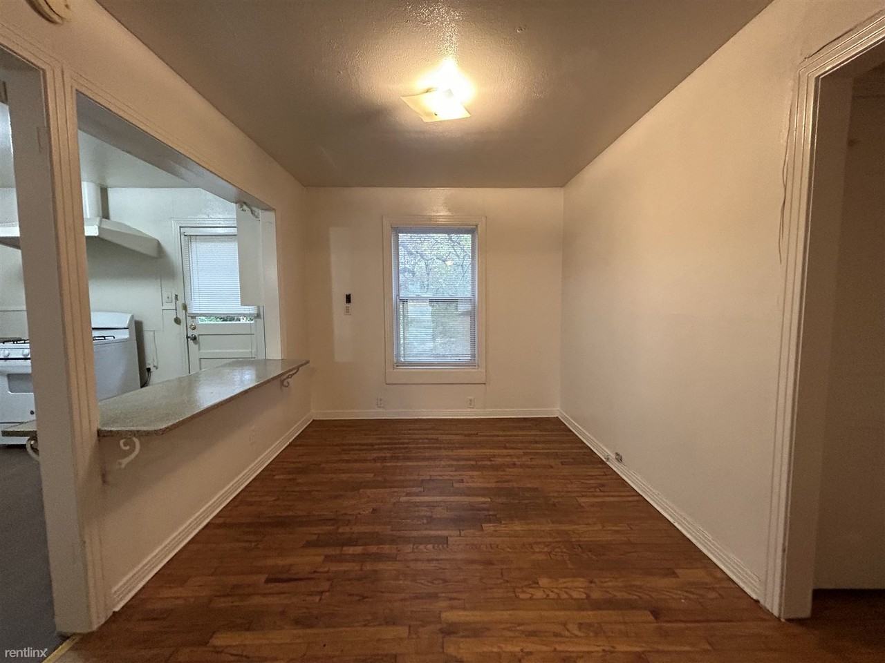 605 Bernard St - Photo 3 of 11