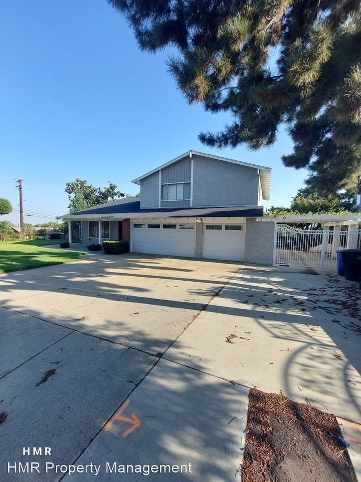 8287 Whirlaway St - Photo 2 of 50