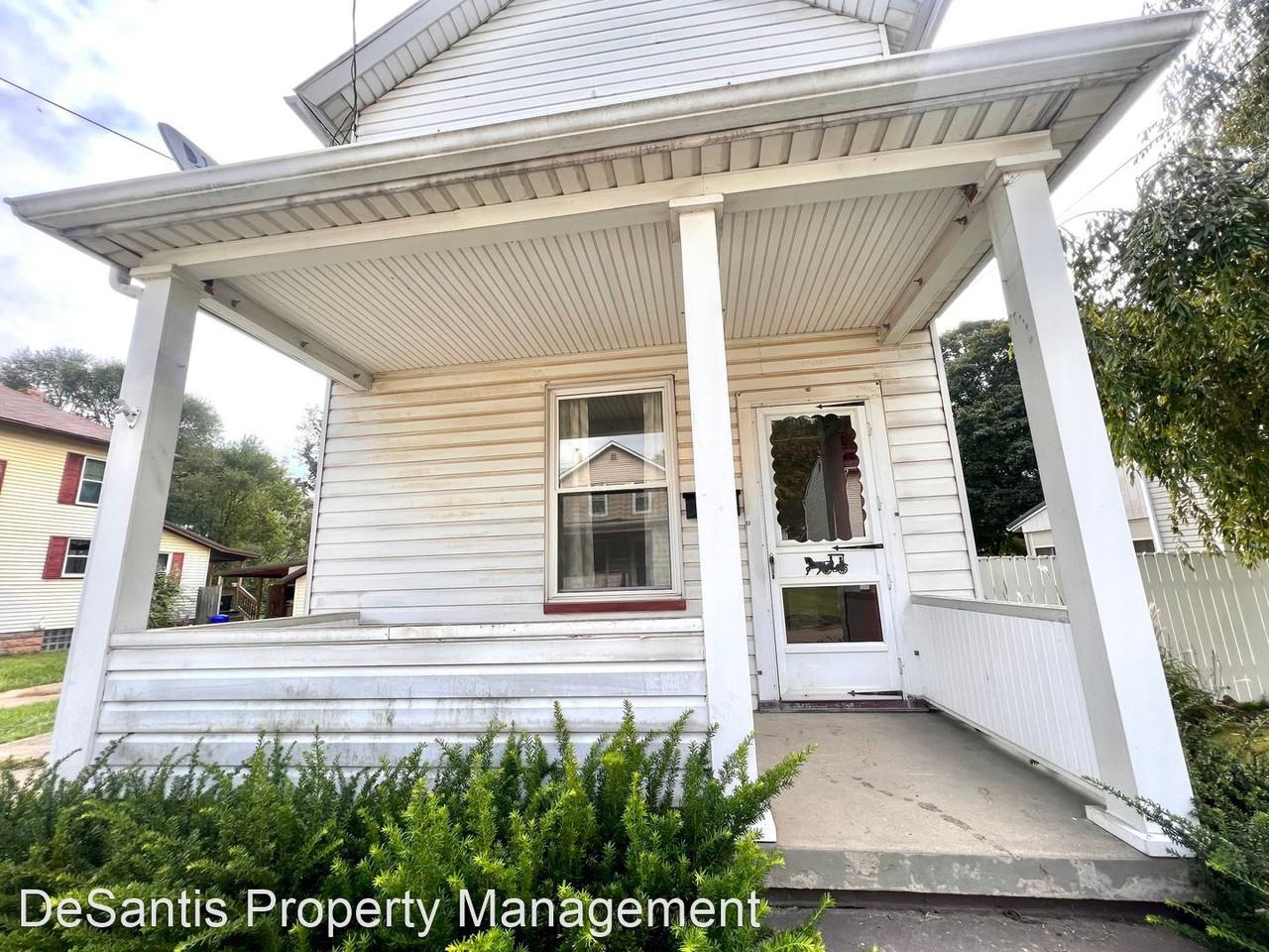 737 Grove Ave - Photo 3 of 20