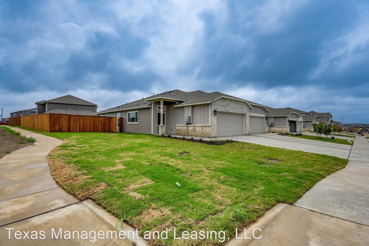 752 Wheatfield Dr - Photo 2 of 21