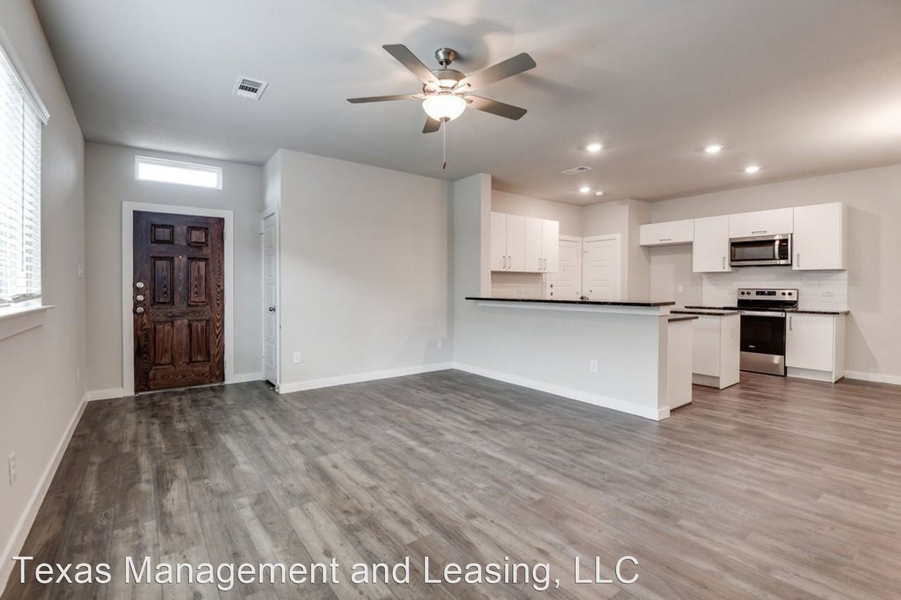 748 Wheatfield Dr - Photo 3 of 21